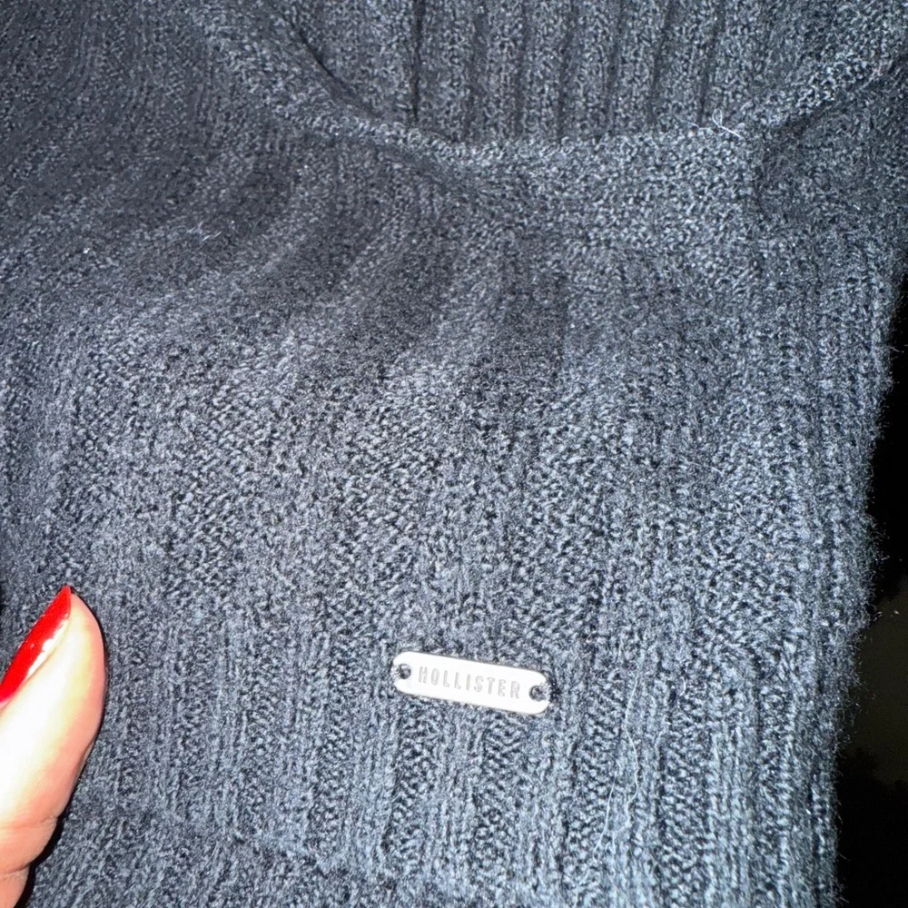 Hollister Charcoal V-Neck Sweater